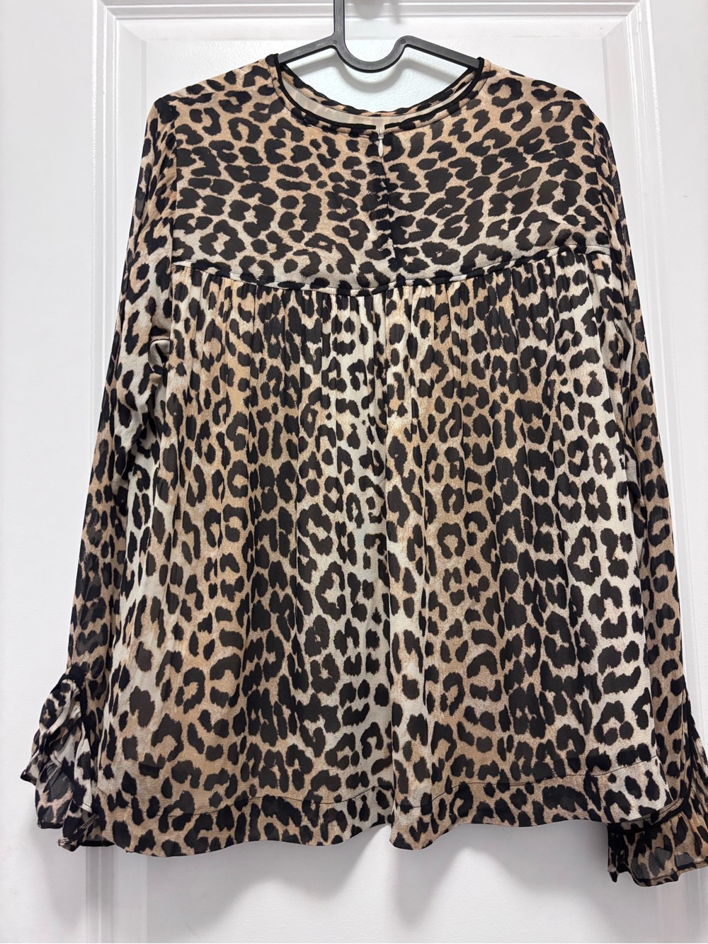 GANNI
MULLIN GEORGETTE TOP - LEOPARD Minor Flaws* - Picture 6 of 16